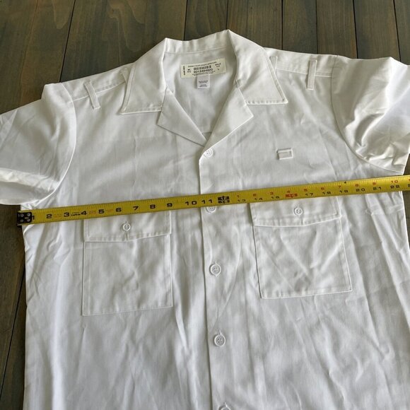 Disney Worldwide Services Cast Member White Button Short Sleeve Mens Large (N8) - Picture 8 of 9